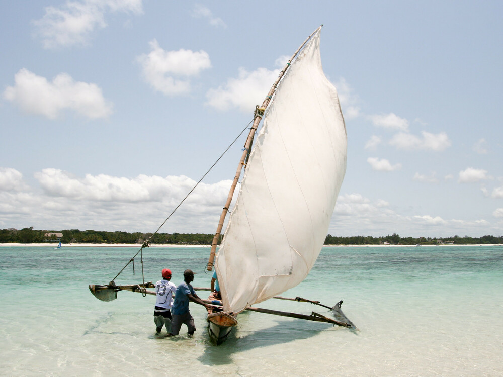 beach-dhow